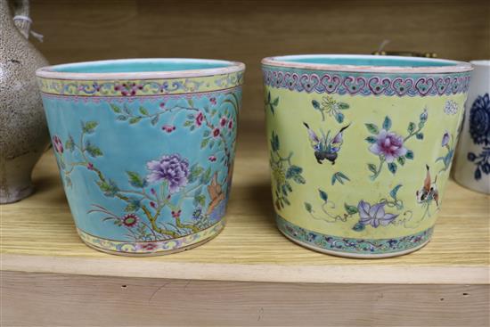 A pair of Chinese famille rose flower pots diameter 14cm height 12cm